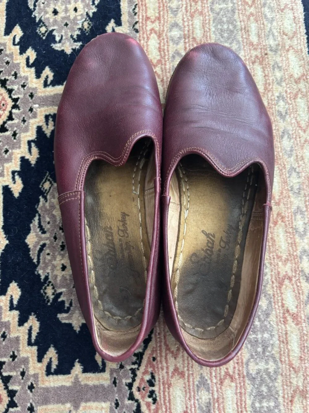 Sabah leather slip